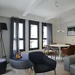 Viviendas Catedral Apartment *